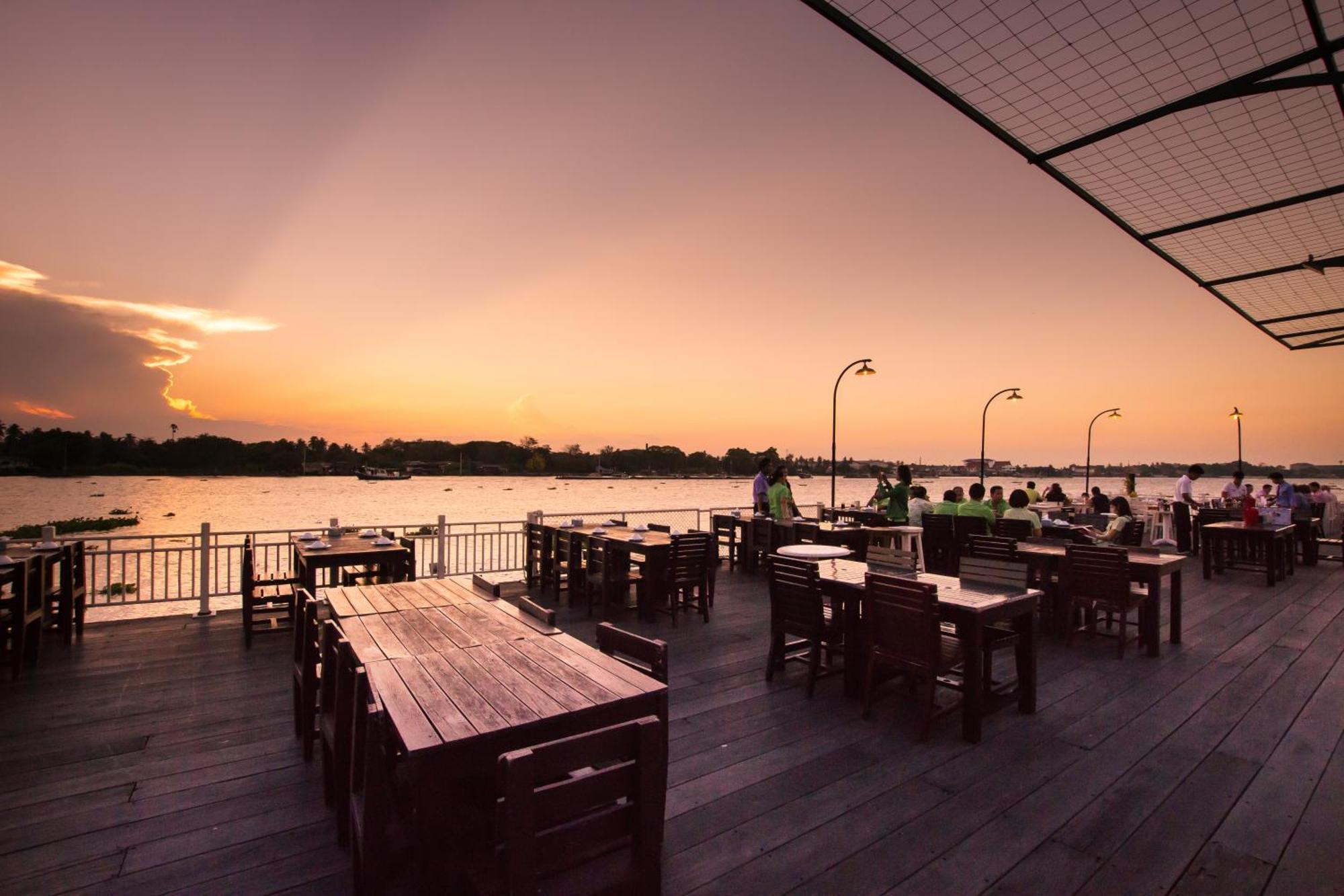 Kalanan Riverside Resort Nonthaburi Extérieur photo